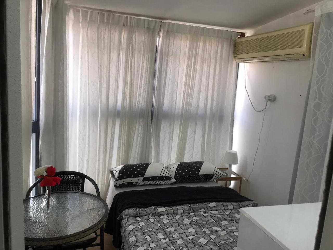 Appartement Charming Unit With Pool And Great Amenities à Rishon Leziyyon Extérieur photo